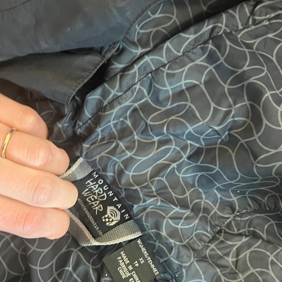 Mountain hardwear hooded shell / windbreaker jacket womens xs black - Picture 6 of 6